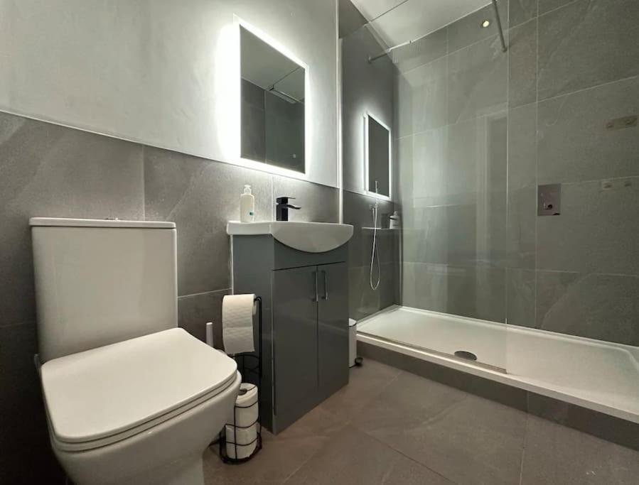 Superior Stay, Sophia Gardens, City Centre And Stadium Sleeps 4 Cardiff Exterior foto